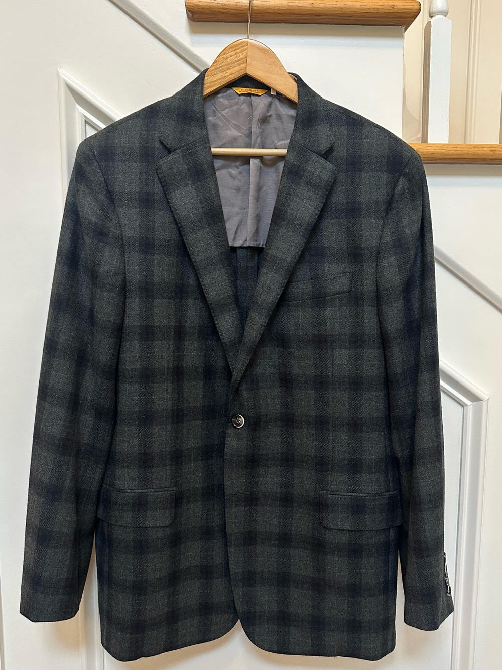 Hickey Freeman “ Beacon” Men's Plaid Two-Button Sportcoat - 44L